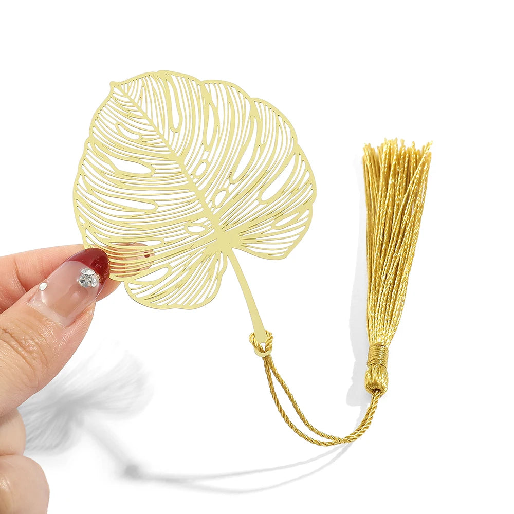 Simple Hollow Brass Bookmarks Beautiful Daisy Dandelion Flower Leaf Book Marks for Book Lover Gifts Reading Supplies Accessories