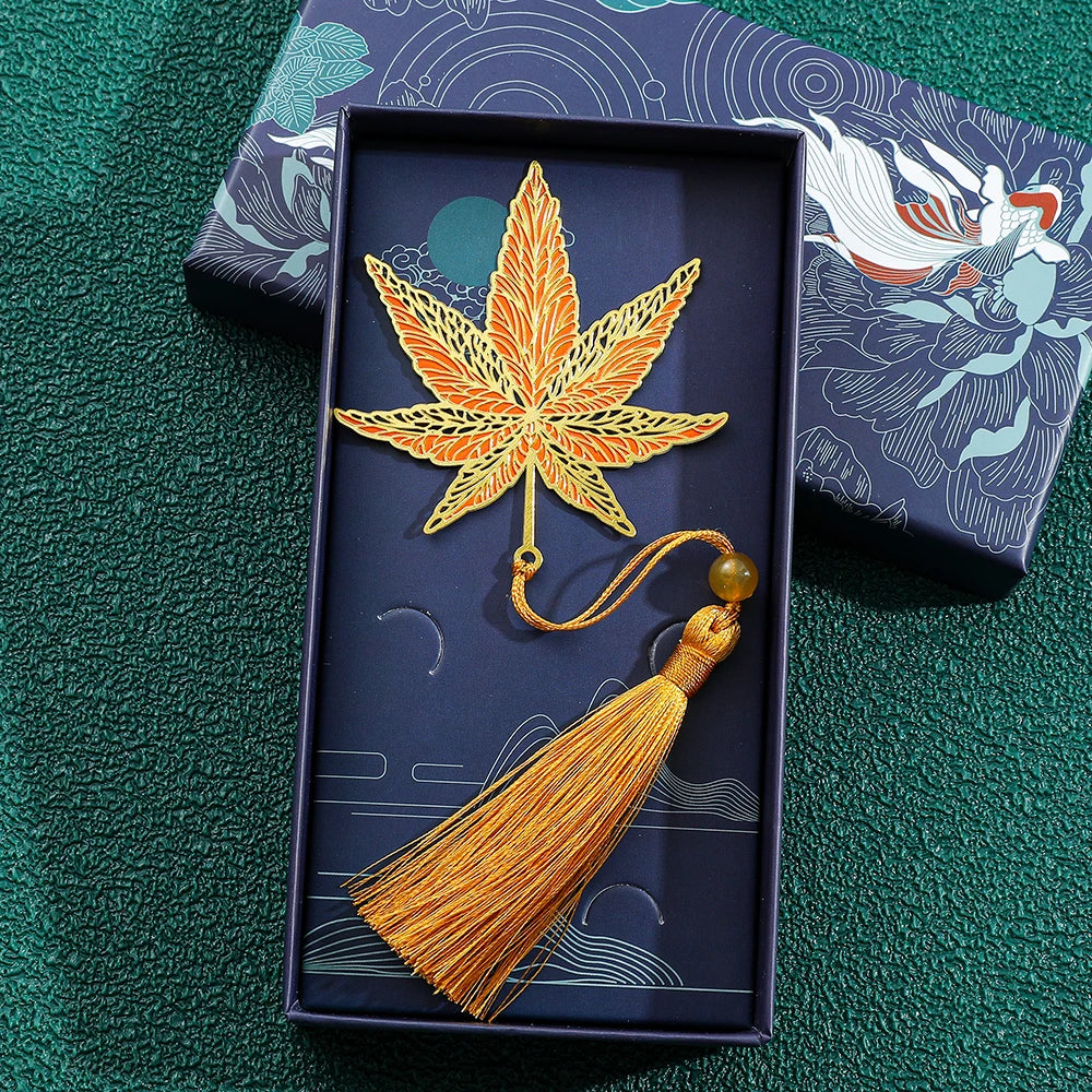 Simple hollow brass bookmark, beautiful four leaf clover dragonfly bookmark, bookmark, book friend gift, reading supplies