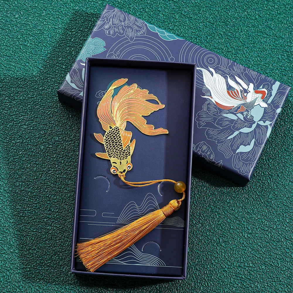Simple hollow brass bookmark, beautiful four leaf clover dragonfly bookmark, bookmark, book friend gift, reading supplies