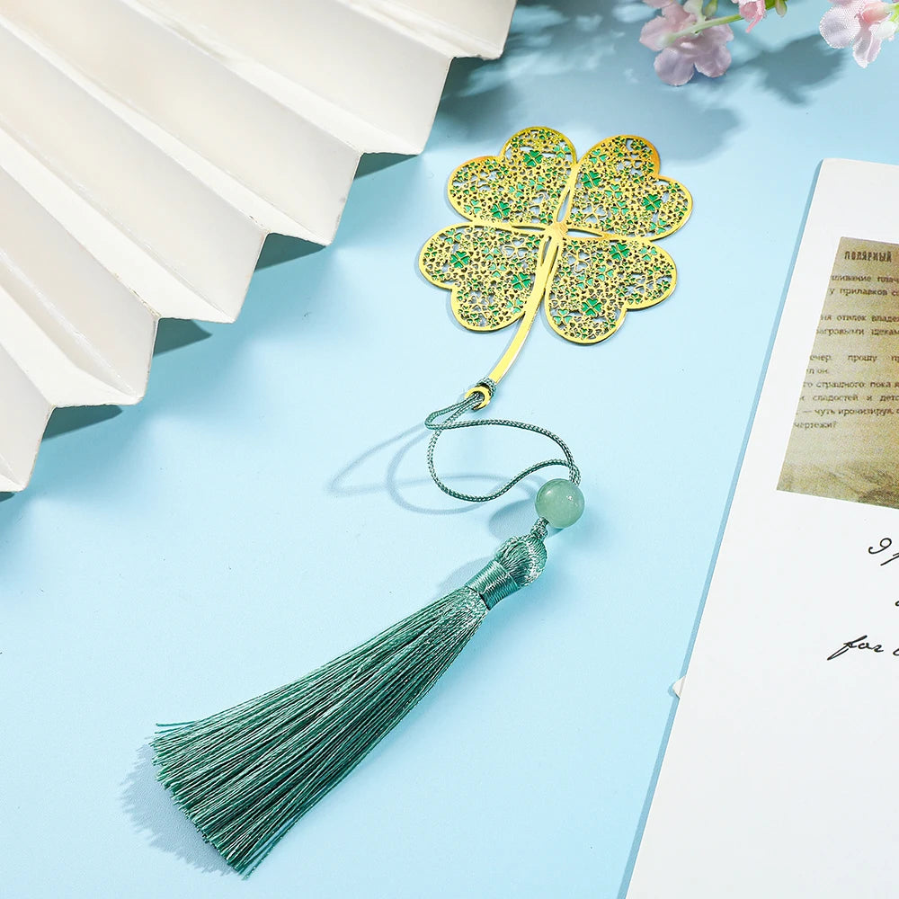 Simple hollow brass bookmark, beautiful four leaf clover dragonfly bookmark, bookmark, book friend gift, reading supplies