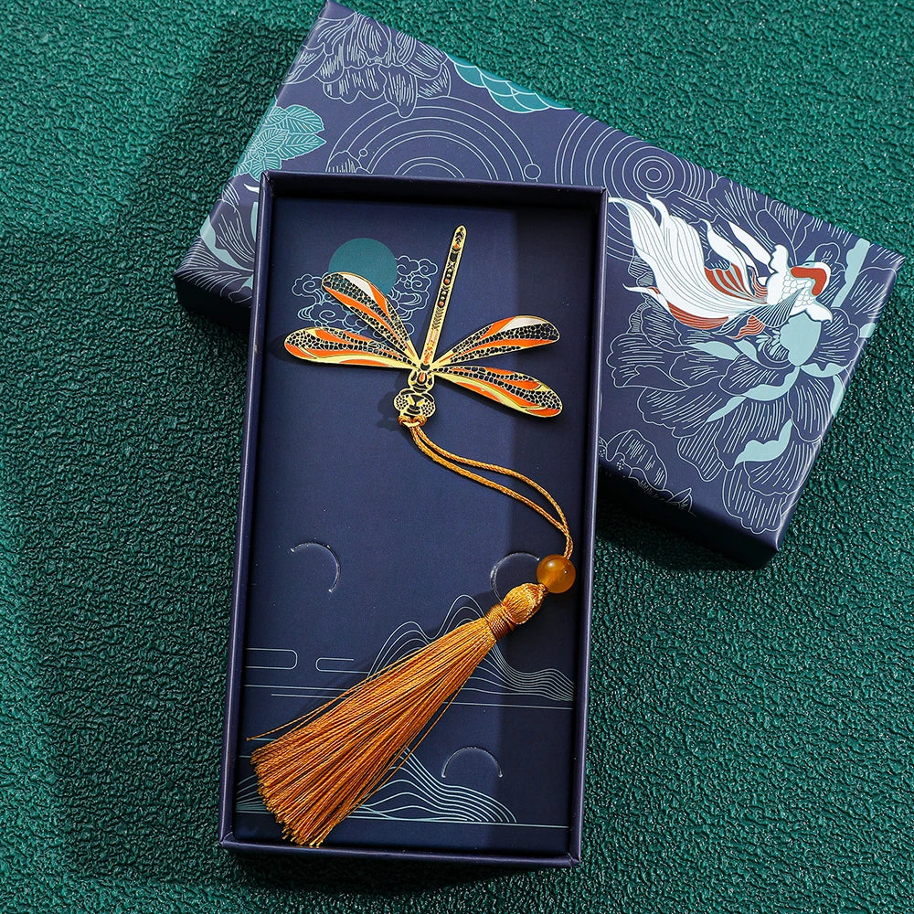 Simple hollow brass bookmark, beautiful four leaf clover dragonfly bookmark, bookmark, book friend gift, reading supplies