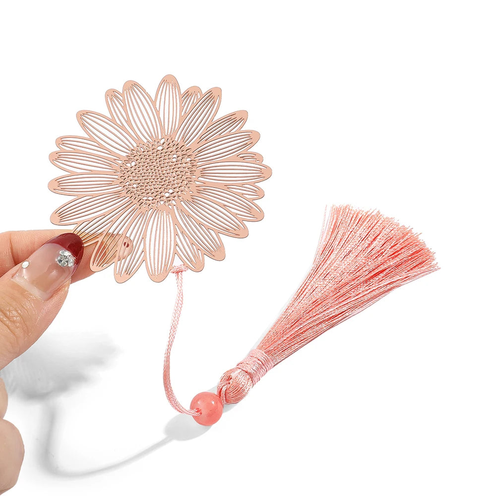 Simple Hollow Brass Bookmarks Beautiful Daisy Dandelion Flower Leaf Book Marks for Book Lover Gifts Reading Supplies Accessories