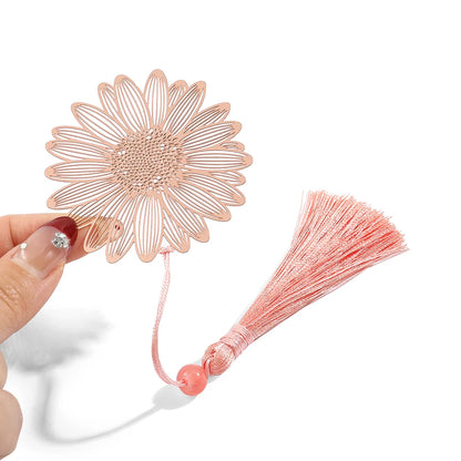 Simple Hollow Brass Bookmarks Beautiful Daisy Dandelion Flower Leaf Book Marks for Book Lover Gifts Reading Supplies Accessories