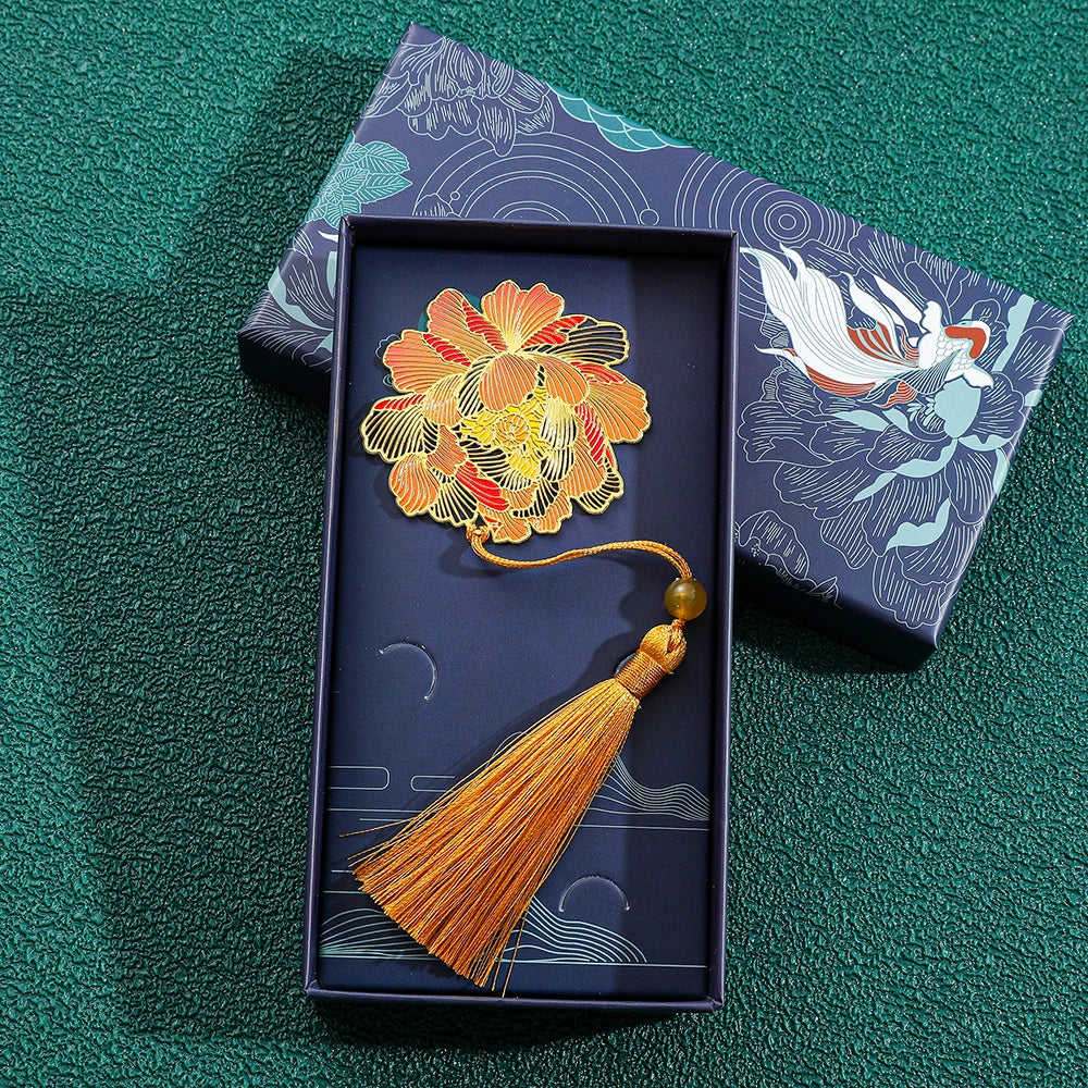 Simple hollow brass bookmark, beautiful four leaf clover dragonfly bookmark, bookmark, book friend gift, reading supplies