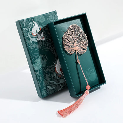 Simple Hollow Brass Bookmarks Beautiful Daisy Dandelion Flower Leaf Book Marks for Book Lover Gifts Reading Supplies Accessories