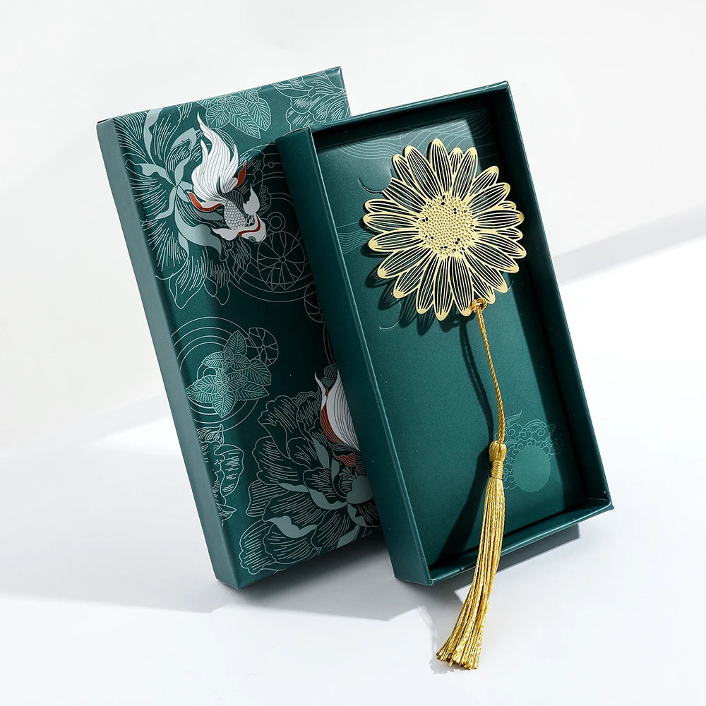 Simple Hollow Brass Bookmarks Beautiful Daisy Dandelion Flower Leaf Book Marks for Book Lover Gifts Reading Supplies Accessories