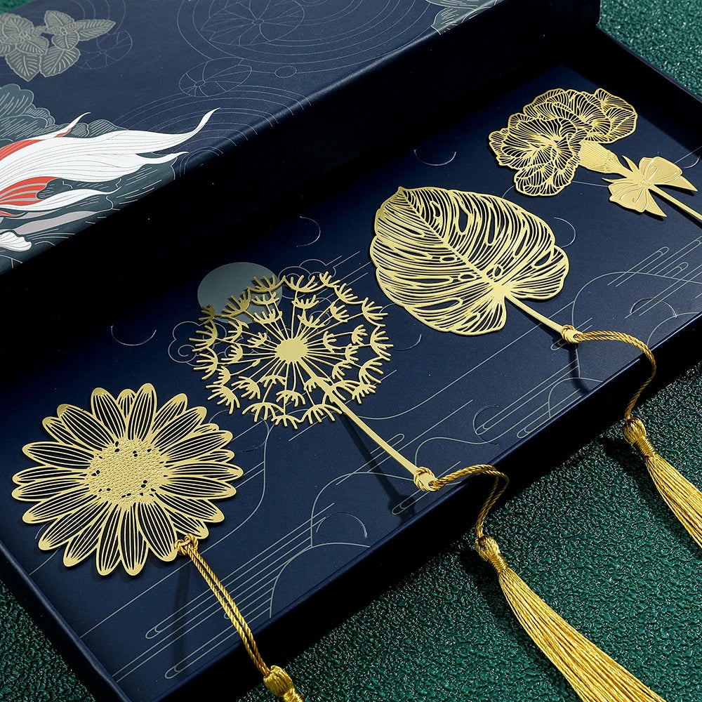 Simple Hollow Brass Bookmarks Beautiful Daisy Dandelion Flower Leaf Book Marks for Book Lover Gifts Reading Supplies Accessories