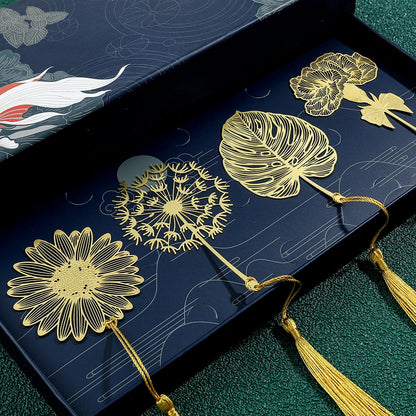 Simple Hollow Brass Bookmarks Beautiful Daisy Dandelion Flower Leaf Book Marks for Book Lover Gifts Reading Supplies Accessories